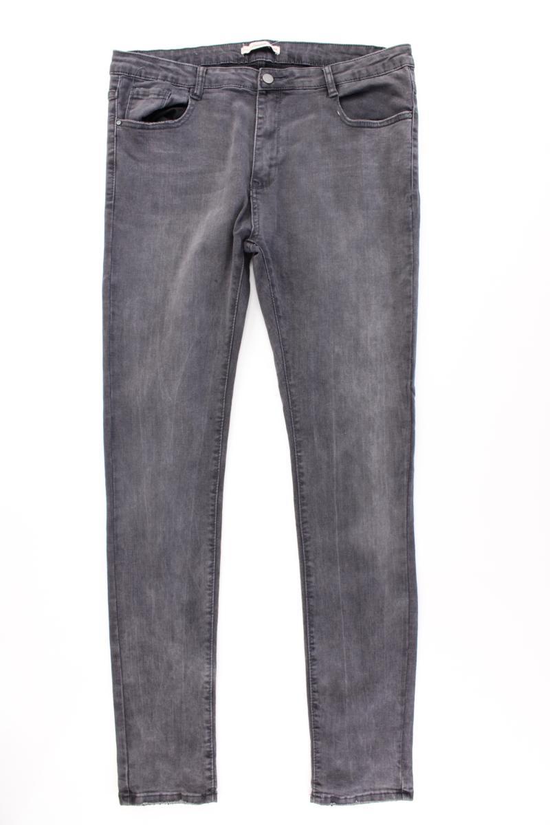 Second Hand Outfit Größe XXL mit Langarmbluse in Gr. XXL und Halskette