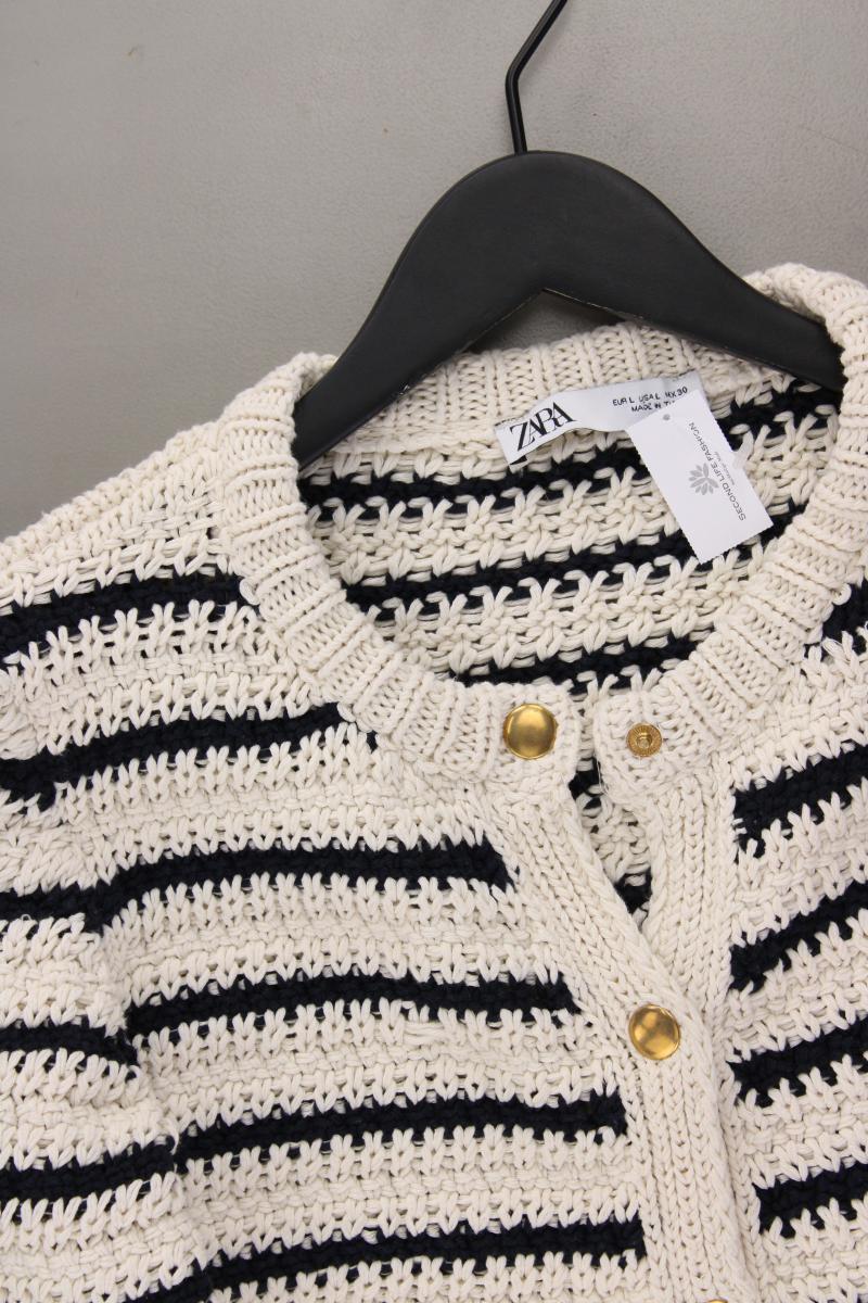 Second Hand Outfit Größe L mit Zara Strickjacke in Gr. L, Monki Shorts in Gr. 42