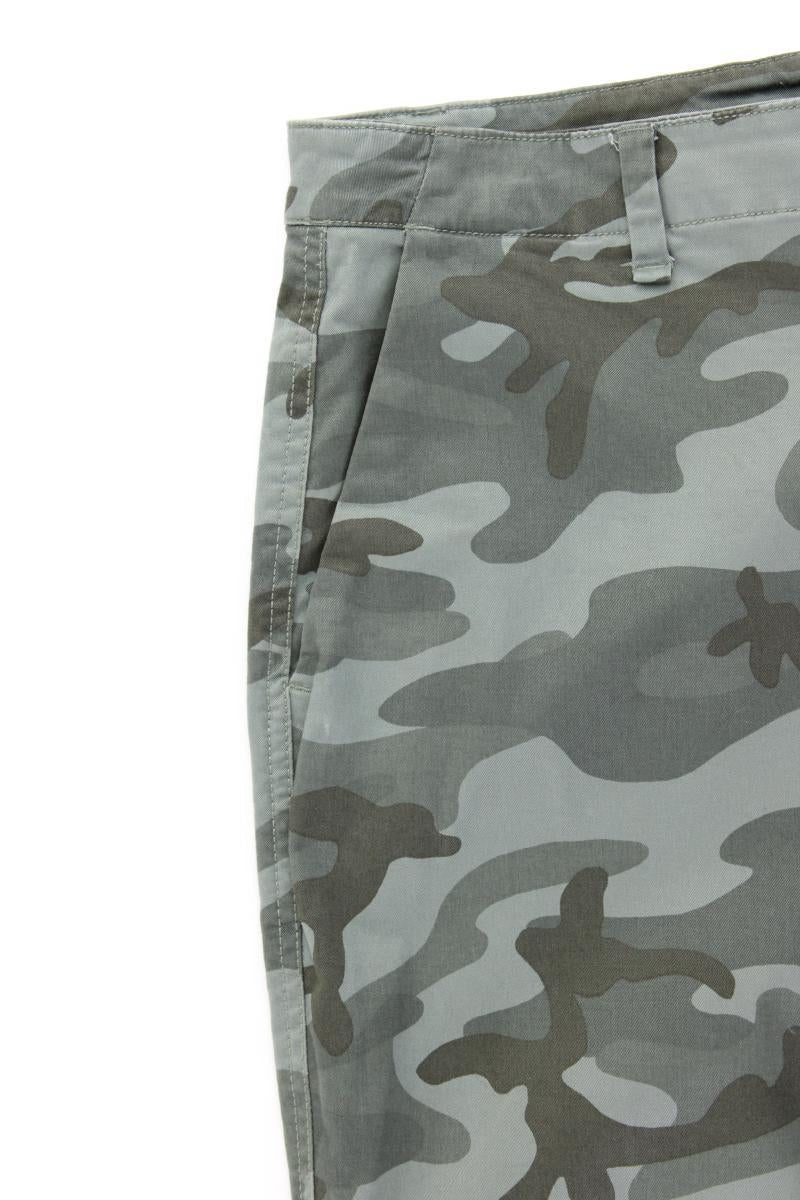 GAP Chinohose Gr. US 8 (M) camouflage olivgrün aus Baumwolle