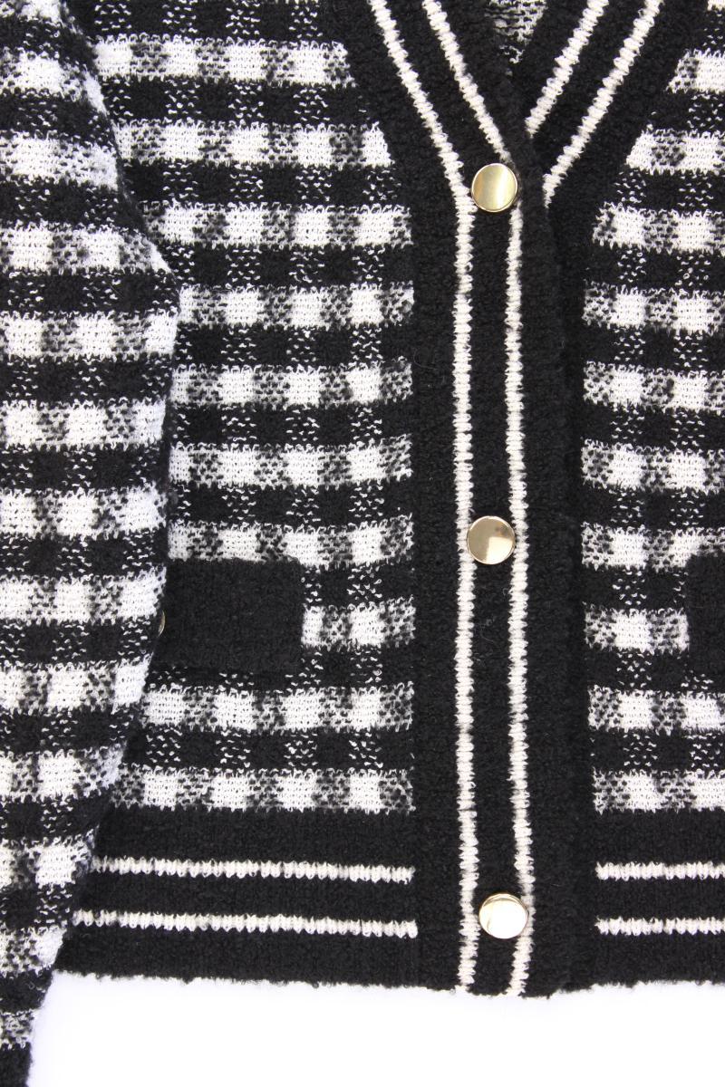 Second Hand Outfit Größe M mit s.Oliver Strickjacke in Gr. 40 und Halskette