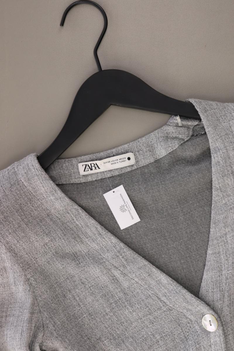 Second Hand Outfit Größe S mit Zara Regular Bluse in Gr. S und Halskette