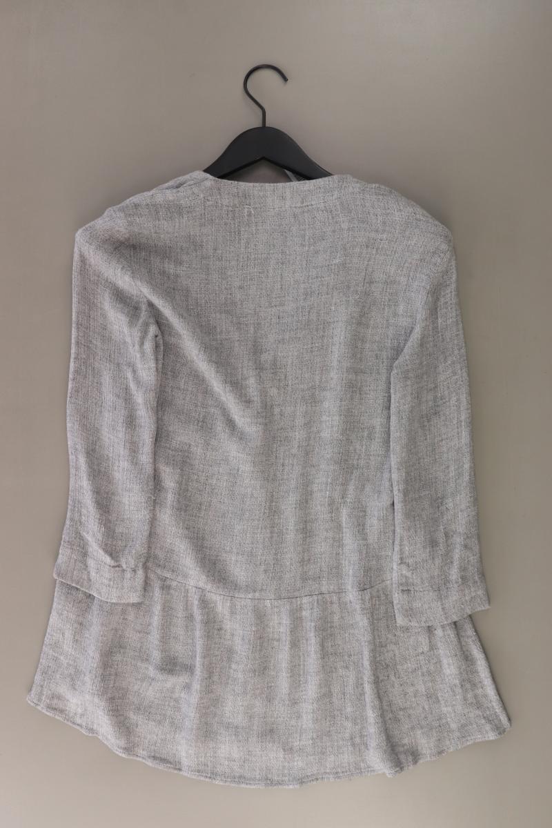 Second Hand Outfit Größe S mit Zara Regular Bluse in Gr. S und Halskette