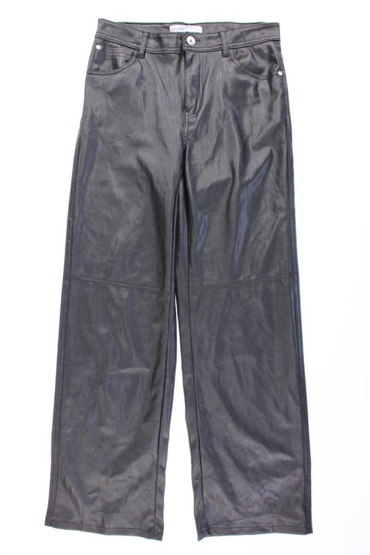 Bershka Kunstlederhose Gr. M schwarz aus Polyurethan