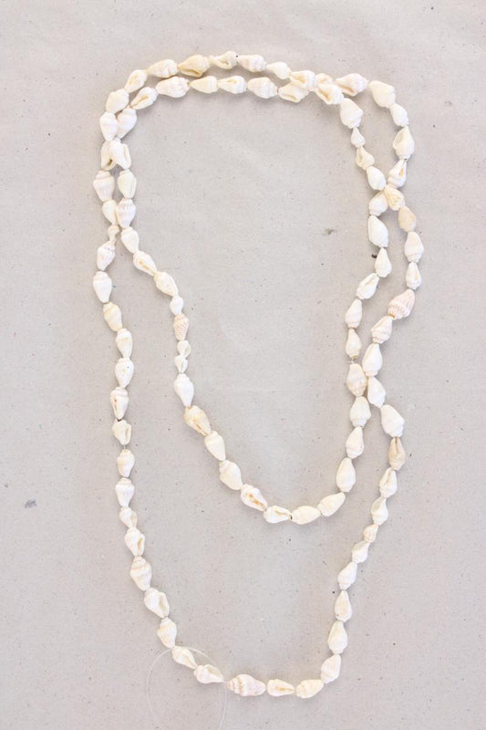 Halskette mit Muscheln weiß