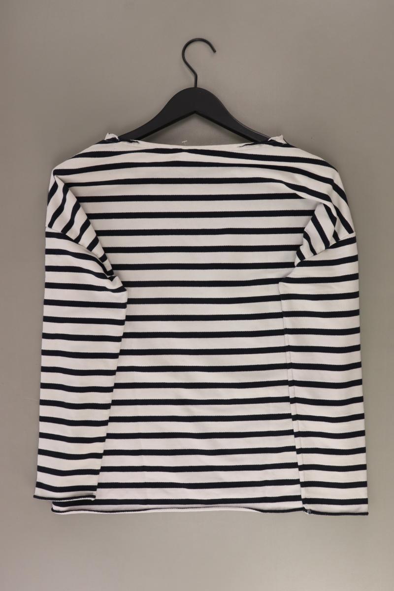 Second Hand Outfit Größe XS mit Juvia Feinstrickpullover in Gr. XS und Halskette