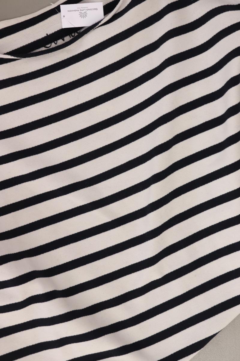 Second Hand Outfit Größe XS mit Juvia Feinstrickpullover in Gr. XS und Halskette