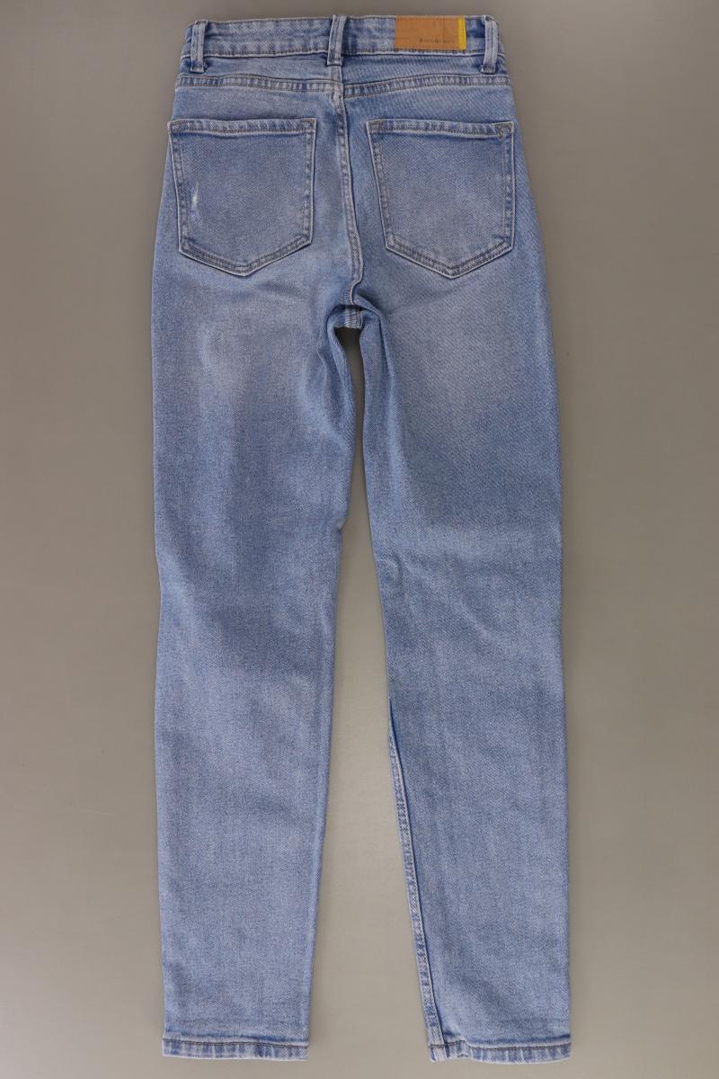 Second Hand Outfit Größe XS mit Tom Tailor Kurzarmbluse in Gr. 34 und Halskette