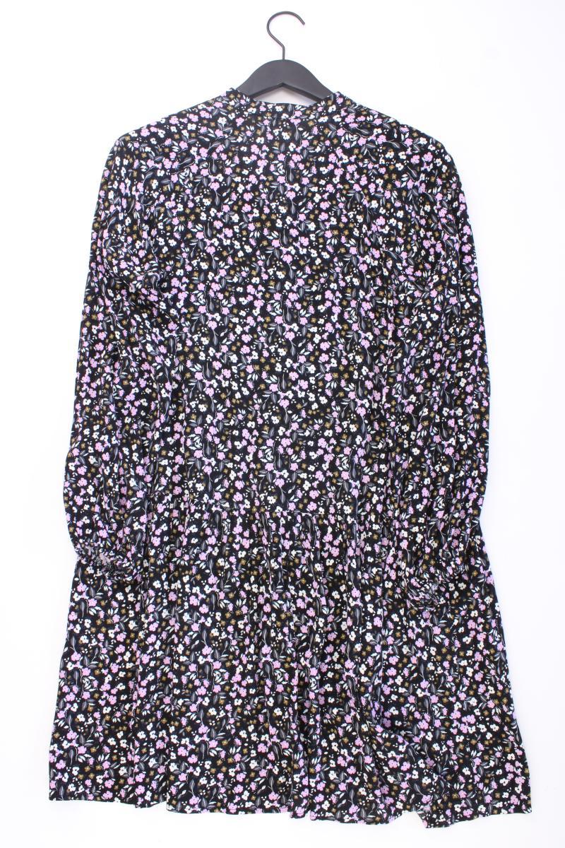 mbyM Langarmkleid Gr. S mit Blumenmuster neuwertig lila aus Viskose