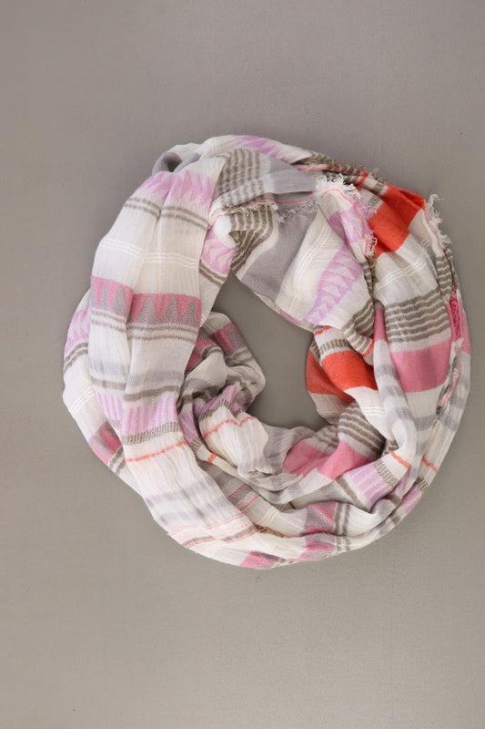 Cecil Tuch creme