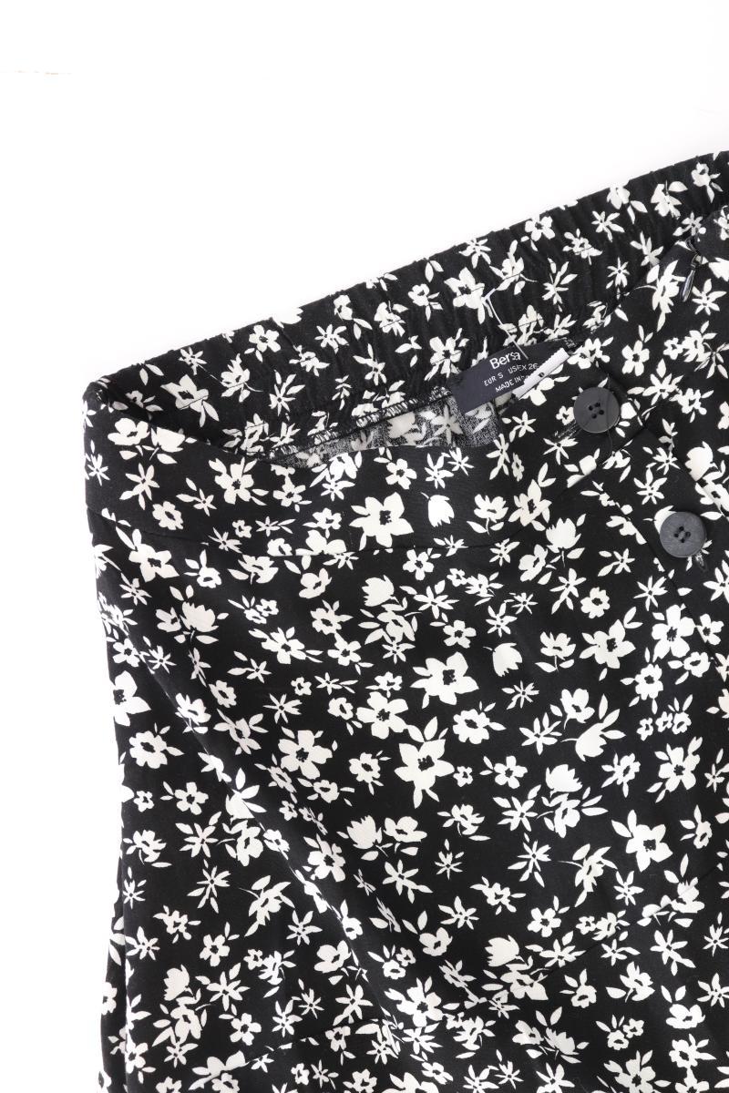 Bershka Midirock Gr. S mit Blumenmuster schwarz aus Viskose