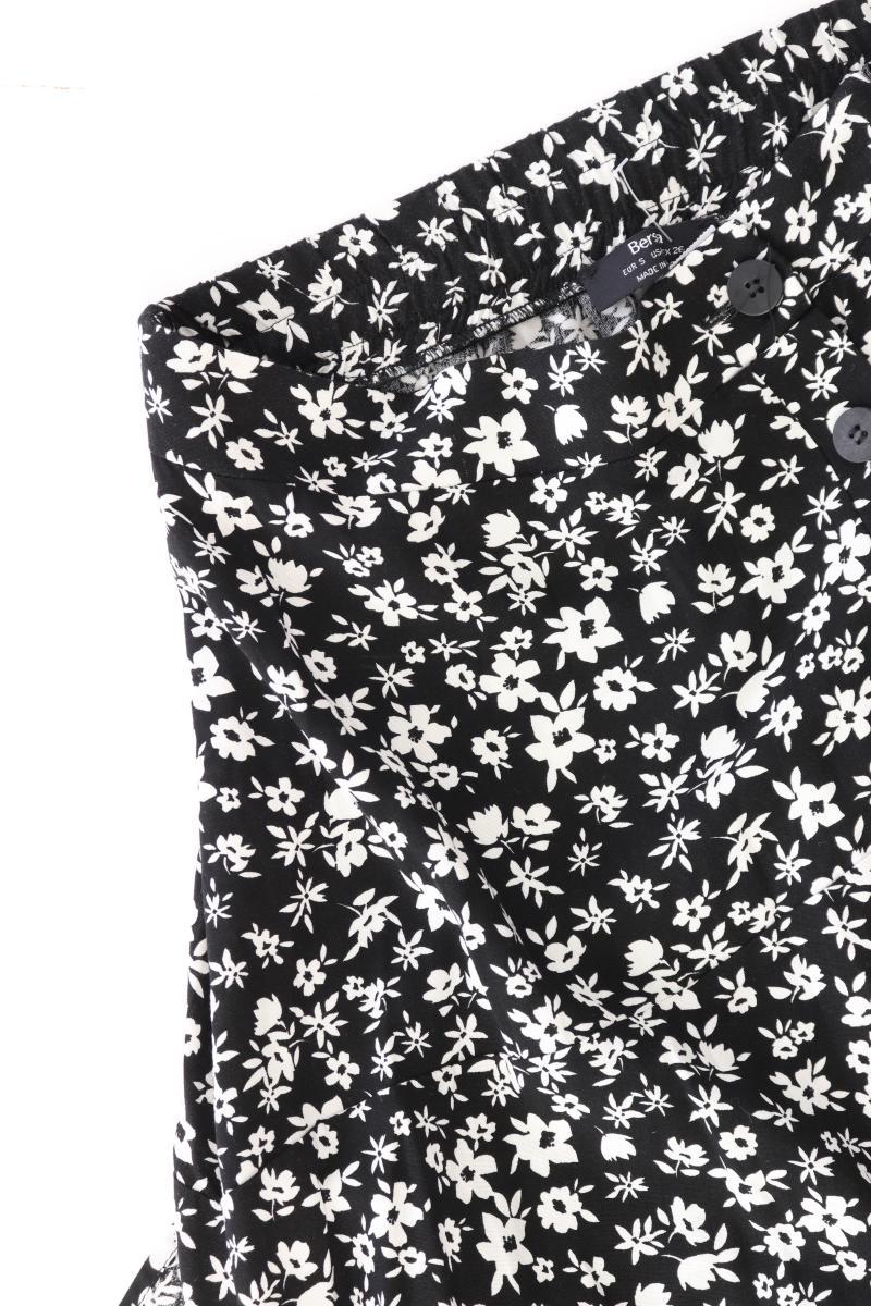 Bershka Midirock Gr. S mit Blumenmuster schwarz aus Viskose