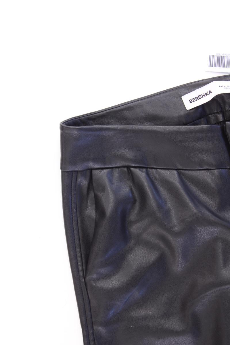 Bershka Kunstlederhose Gr. M neuwertig schwarz aus Polyester