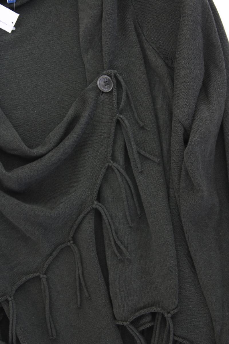 Second Hand Outfit Größe XL mit Tom Tailor Strickjacke in Gr. XL und Halskette