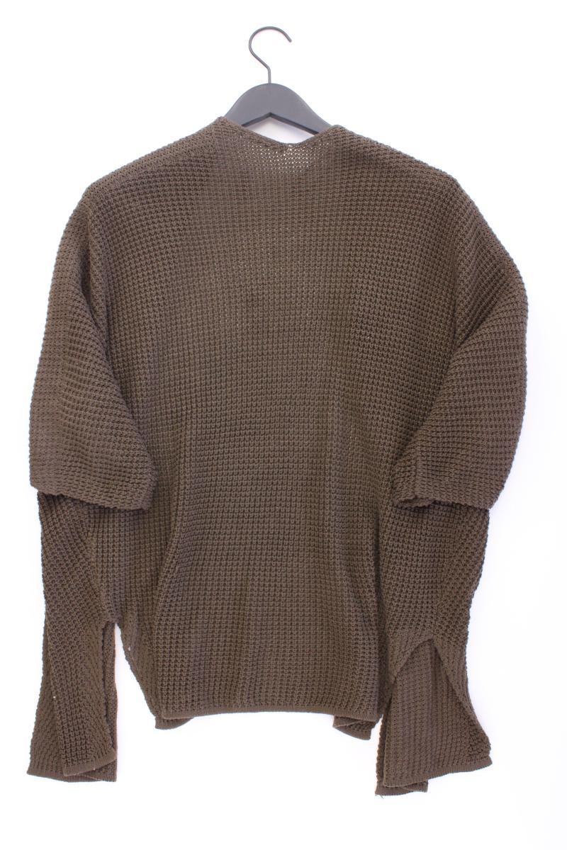 Second Hand Outfit Größe S mit Pull&Bear Strickjacke in Gr. S und Halskette